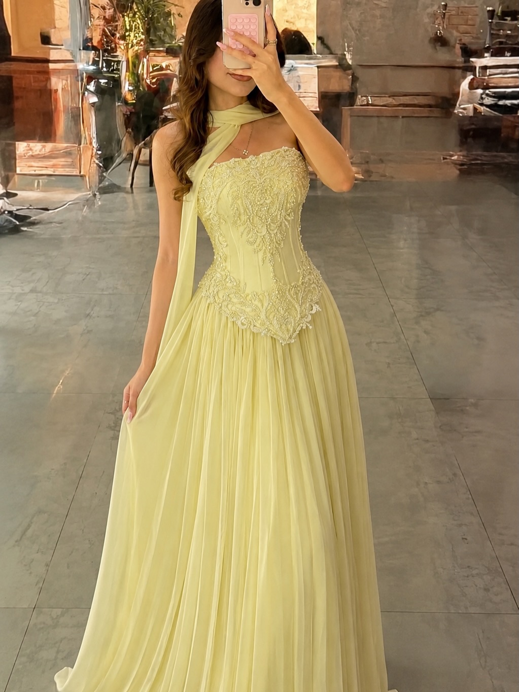 Maßgeschneidertes sexy gelbes  – Embroidery Yellow Dress Bewertung und Preis